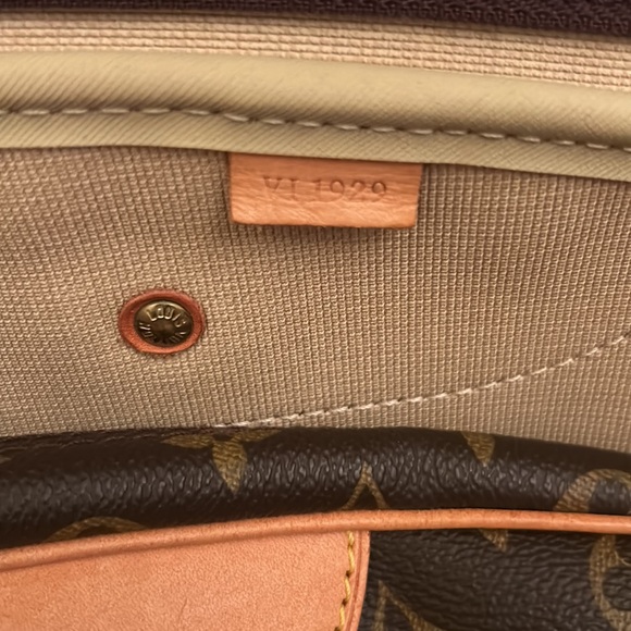 Louis Vuitton Monogram Alize de Poche Garment Bag 💕💕 - Picture 8 of 16